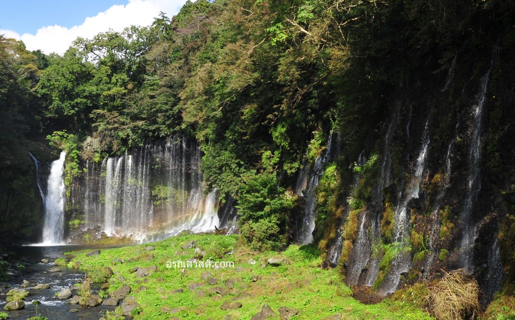 น้ำตกชะระอิโตะโนะทะคิ Shiraito no Taki Waterfalls